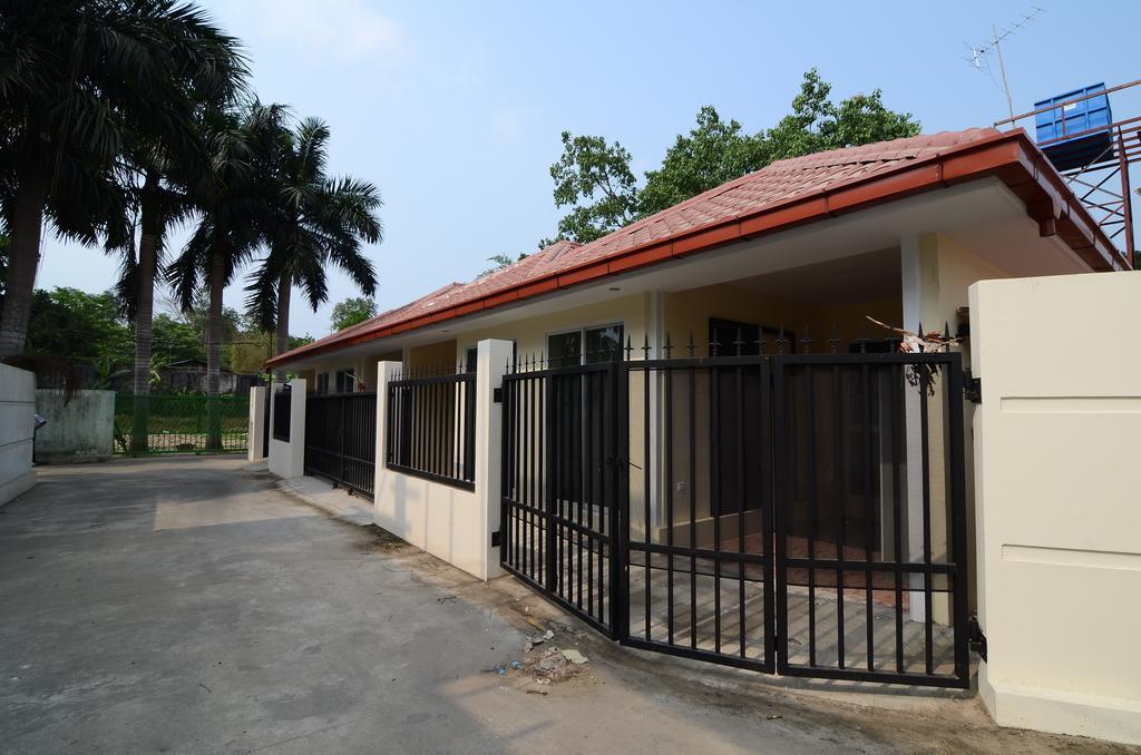 Vista Residence Yangon Bagian luar foto