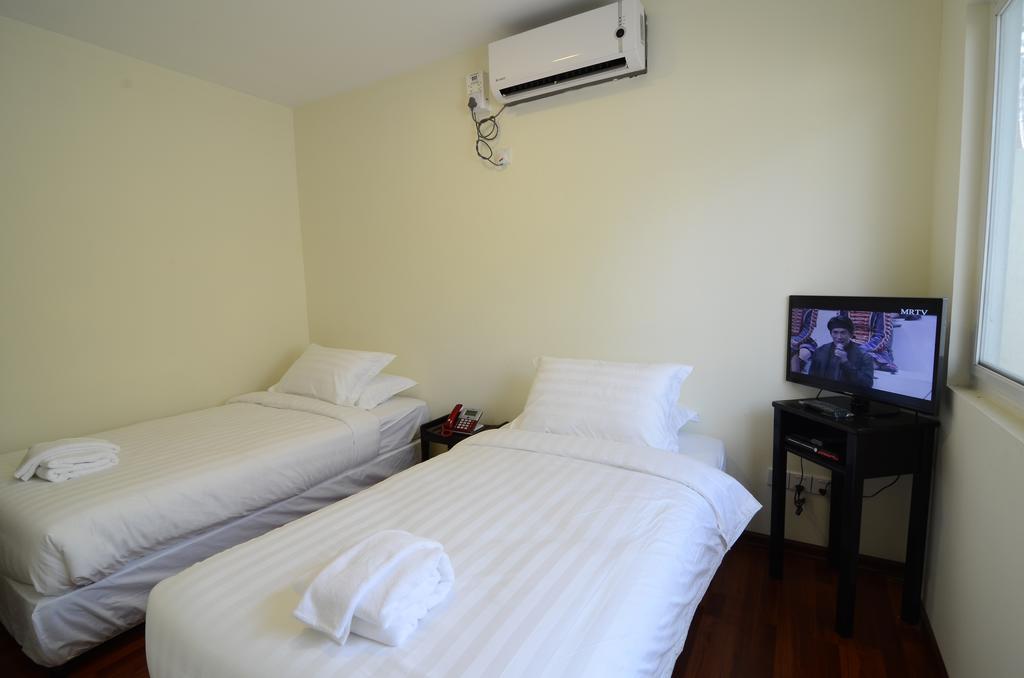 Vista Residence Yangon Bagian luar foto