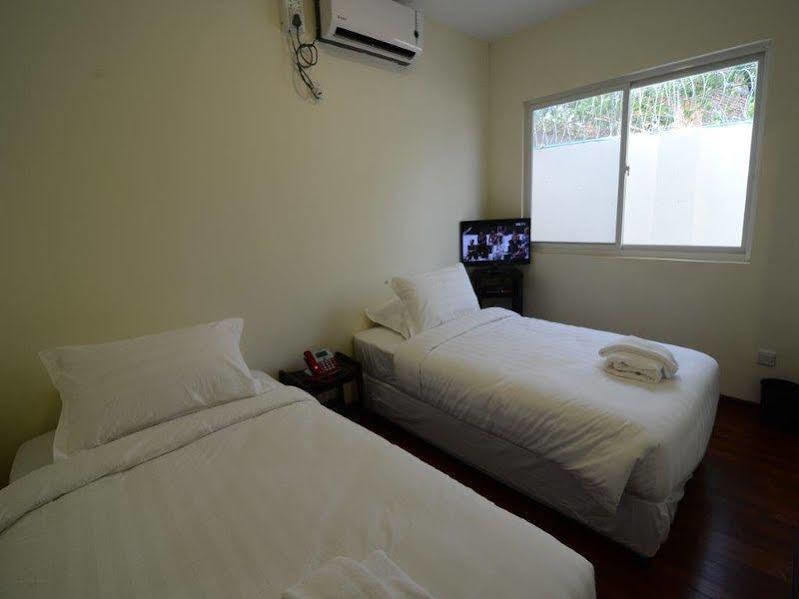 Vista Residence Yangon Bagian luar foto