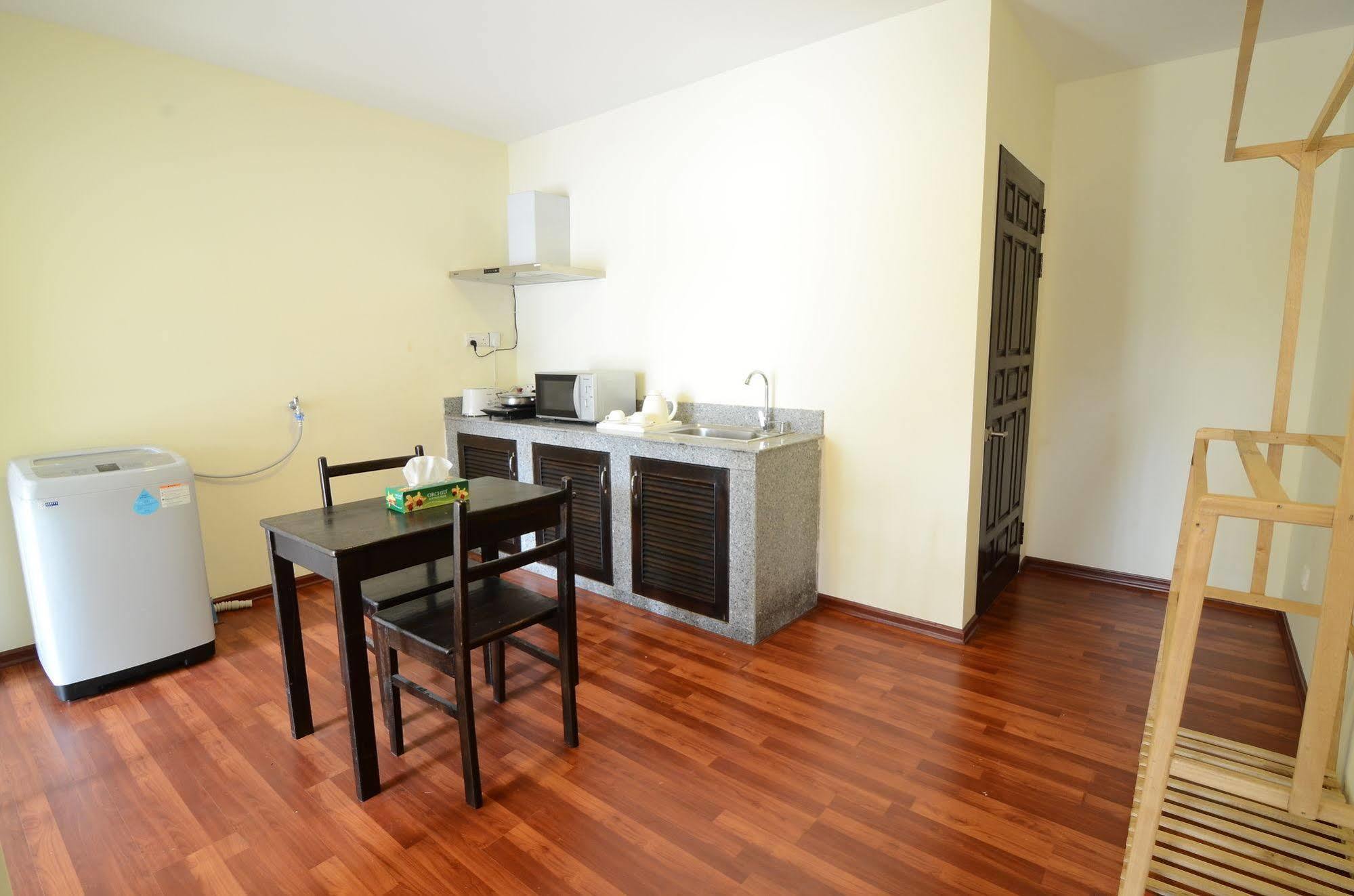 Vista Residence Yangon Bagian luar foto