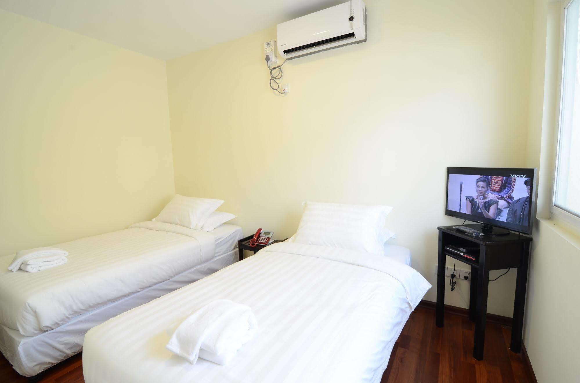 Vista Residence Yangon Bagian luar foto