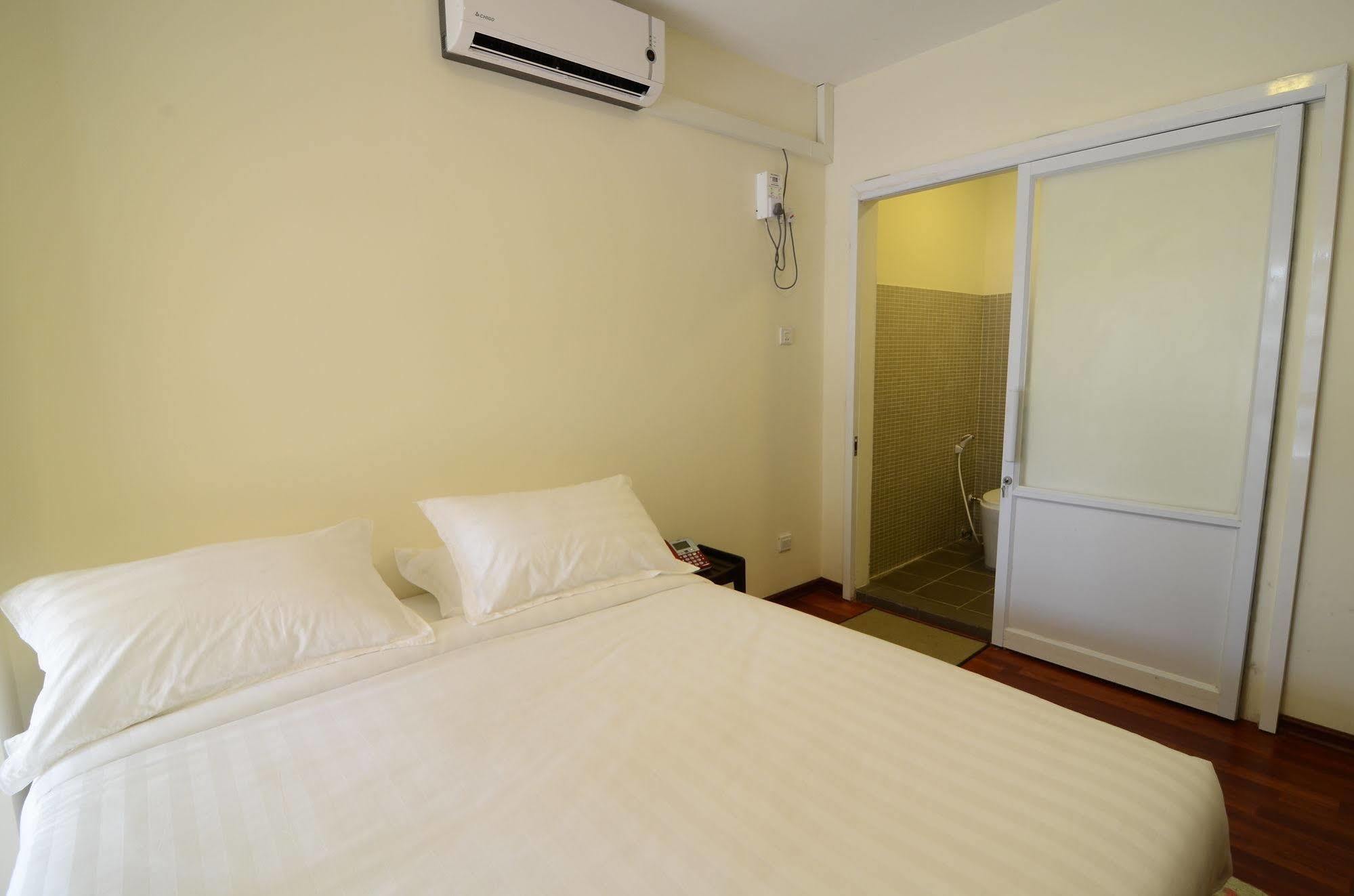 Vista Residence Yangon Bagian luar foto