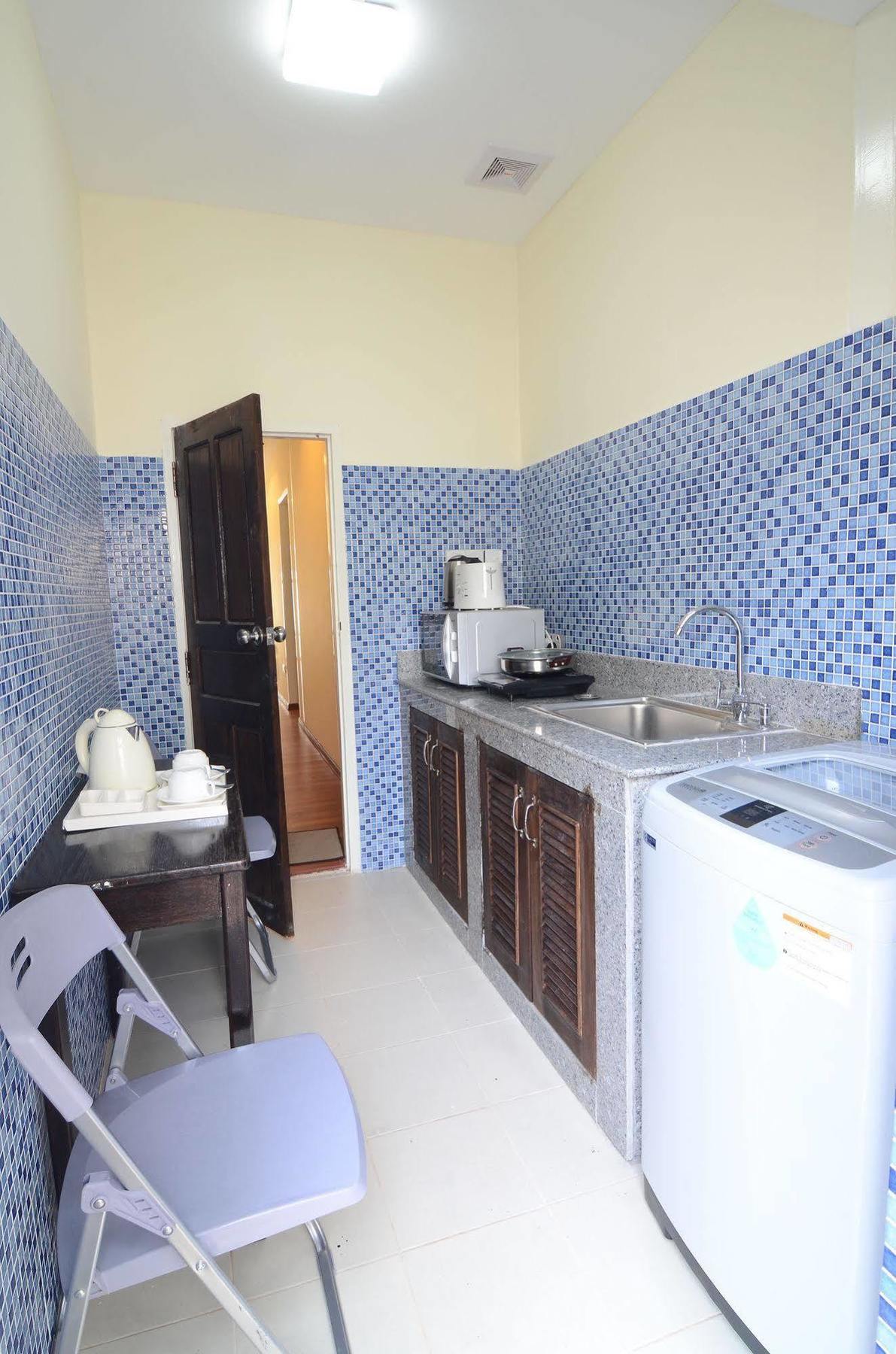 Vista Residence Yangon Bagian luar foto